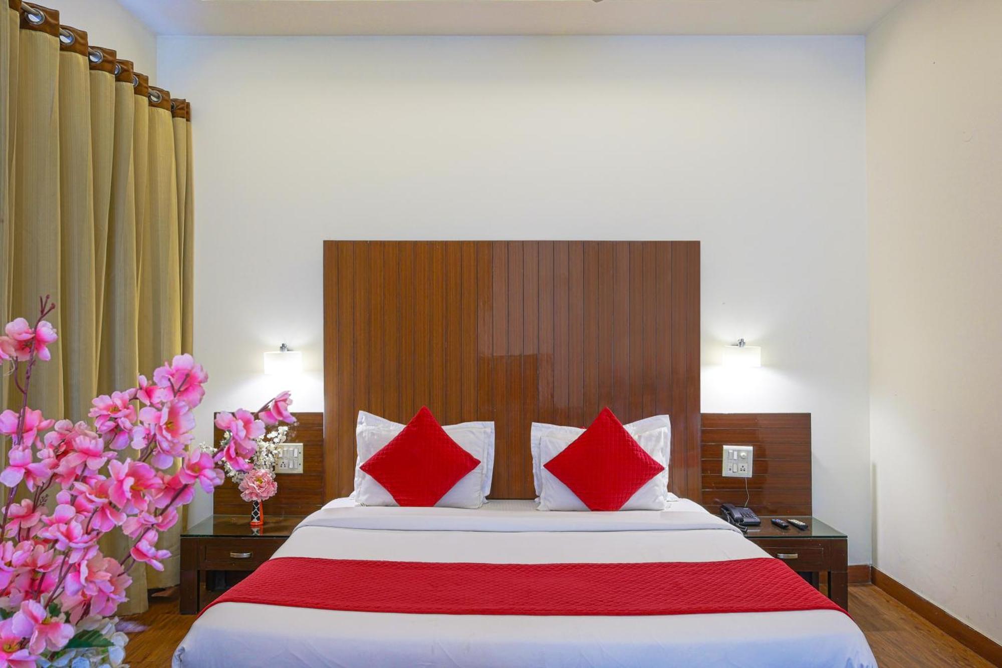 Hotel Haris Mg Road Gurugram Gurgaon Esterno foto