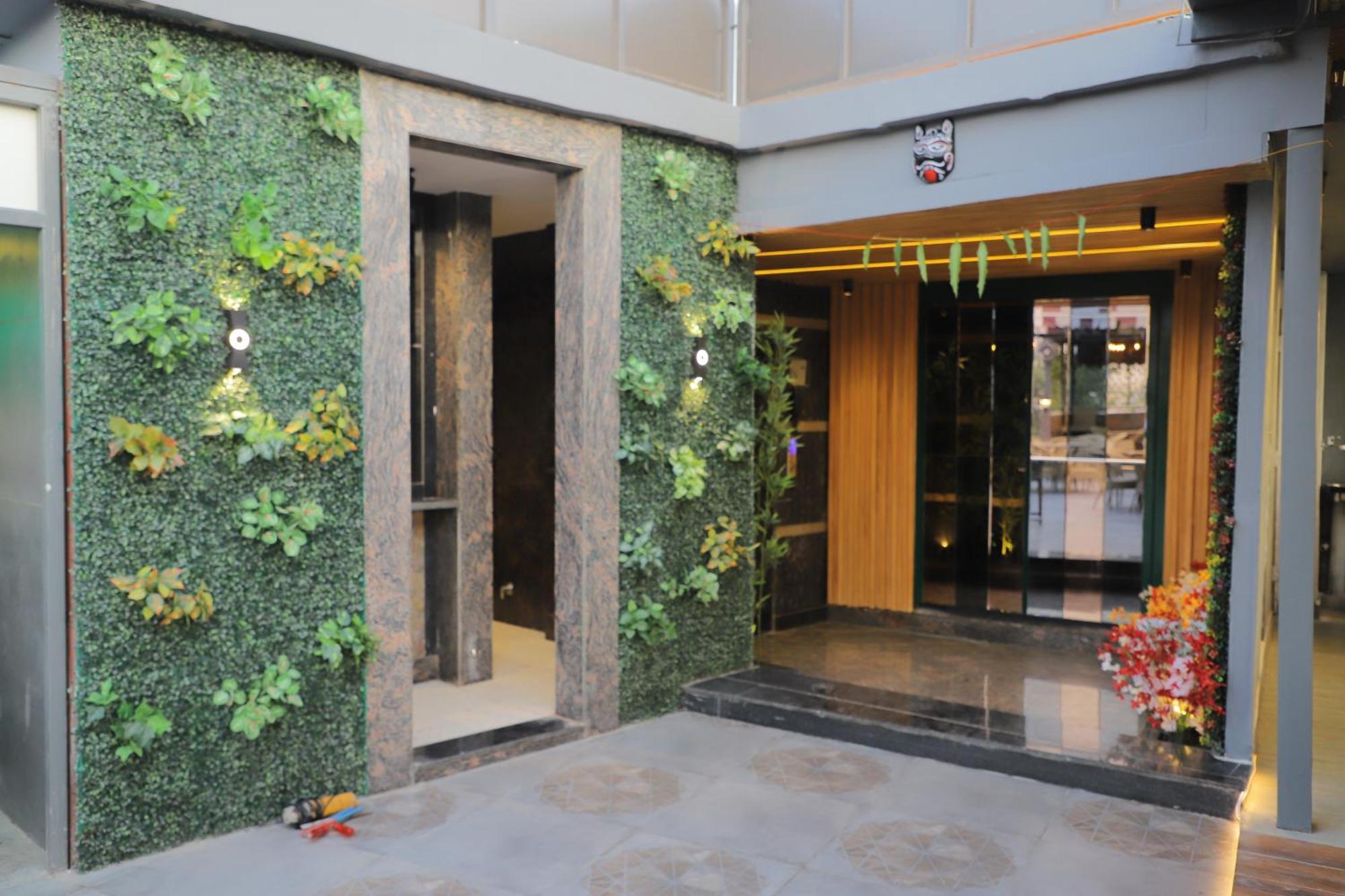 Hotel Haris Mg Road Gurugram Gurgaon Esterno foto
