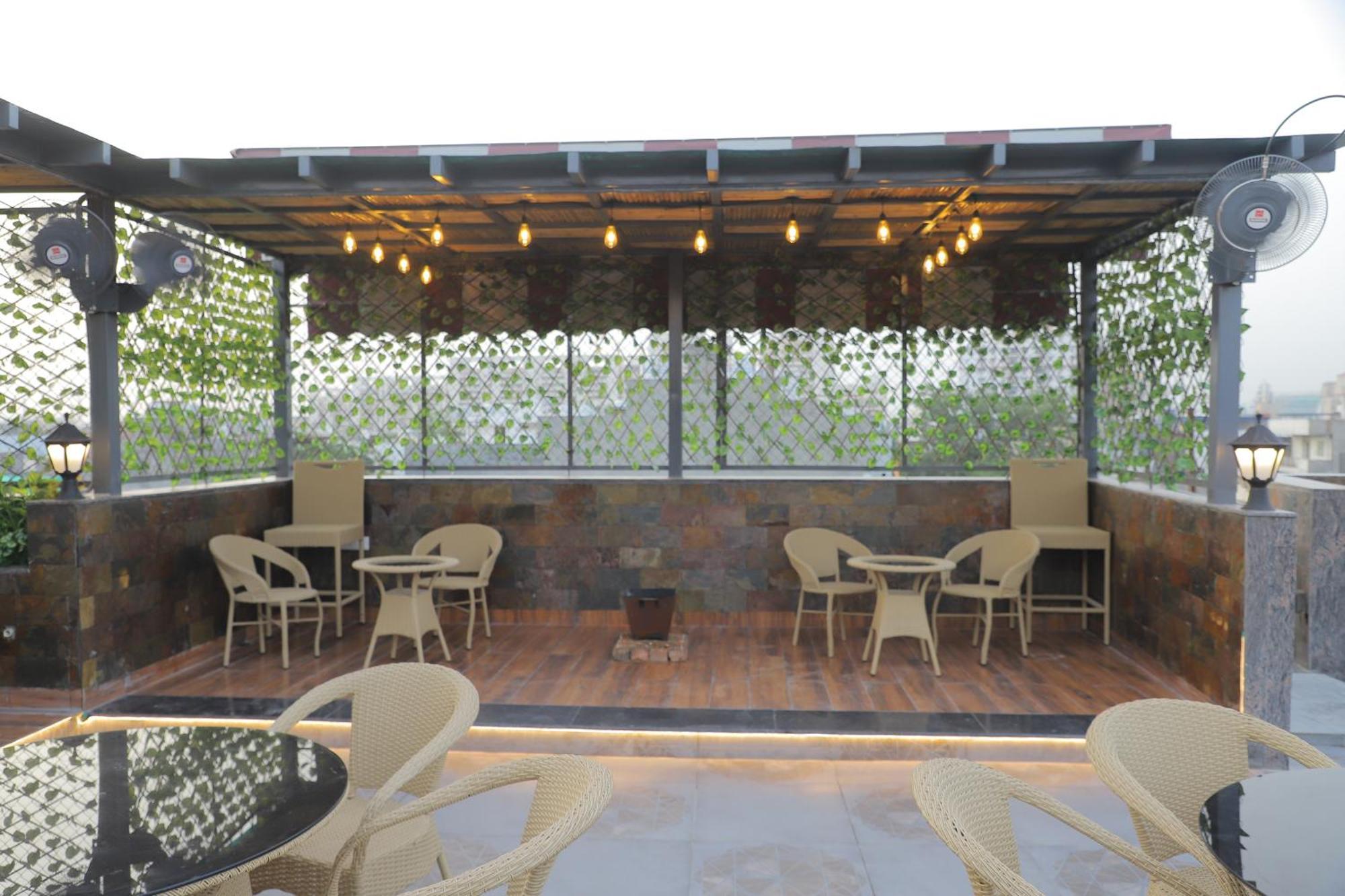 Hotel Haris Mg Road Gurugram Gurgaon Esterno foto