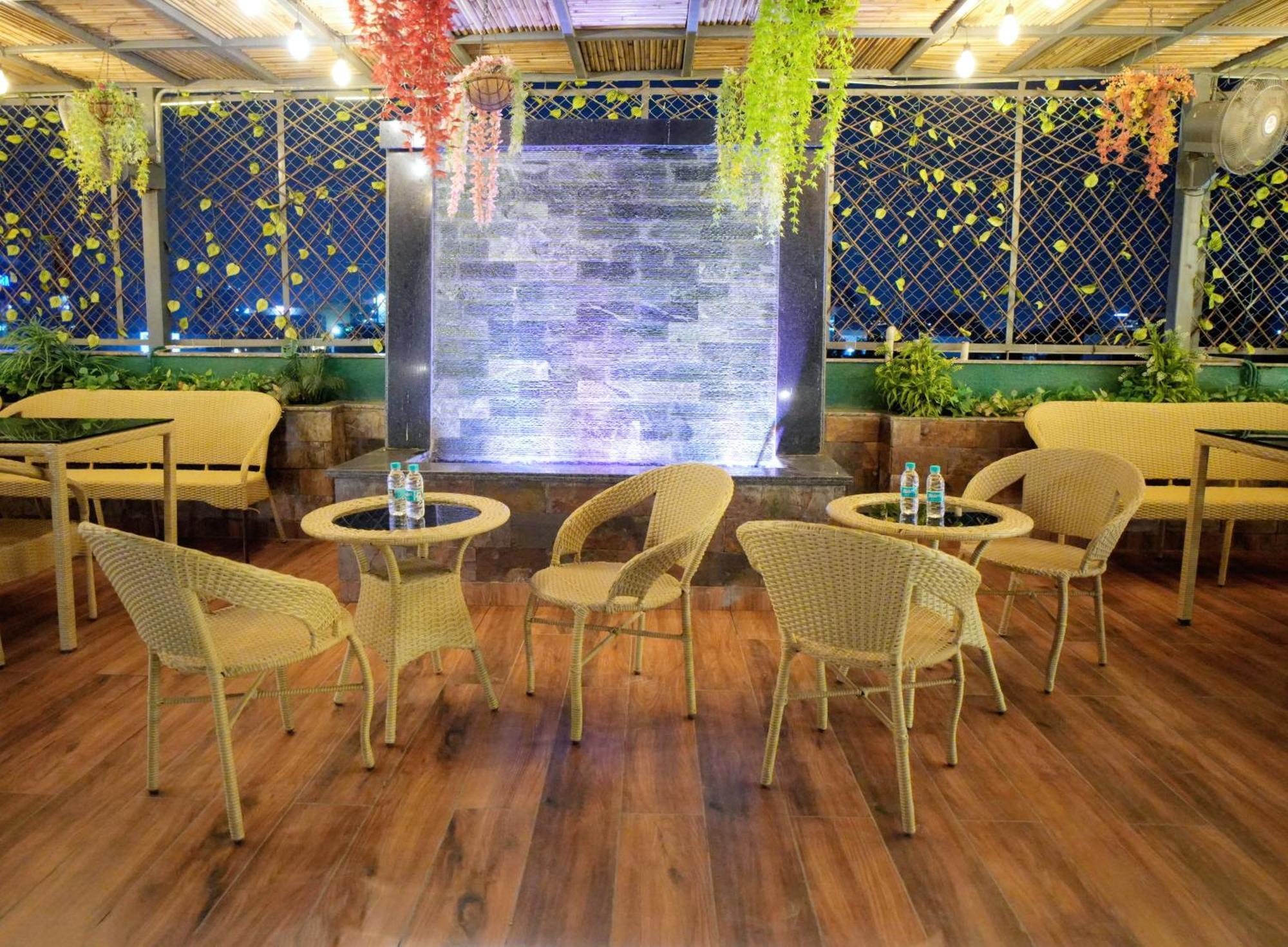 Hotel Haris Mg Road Gurugram Gurgaon Esterno foto