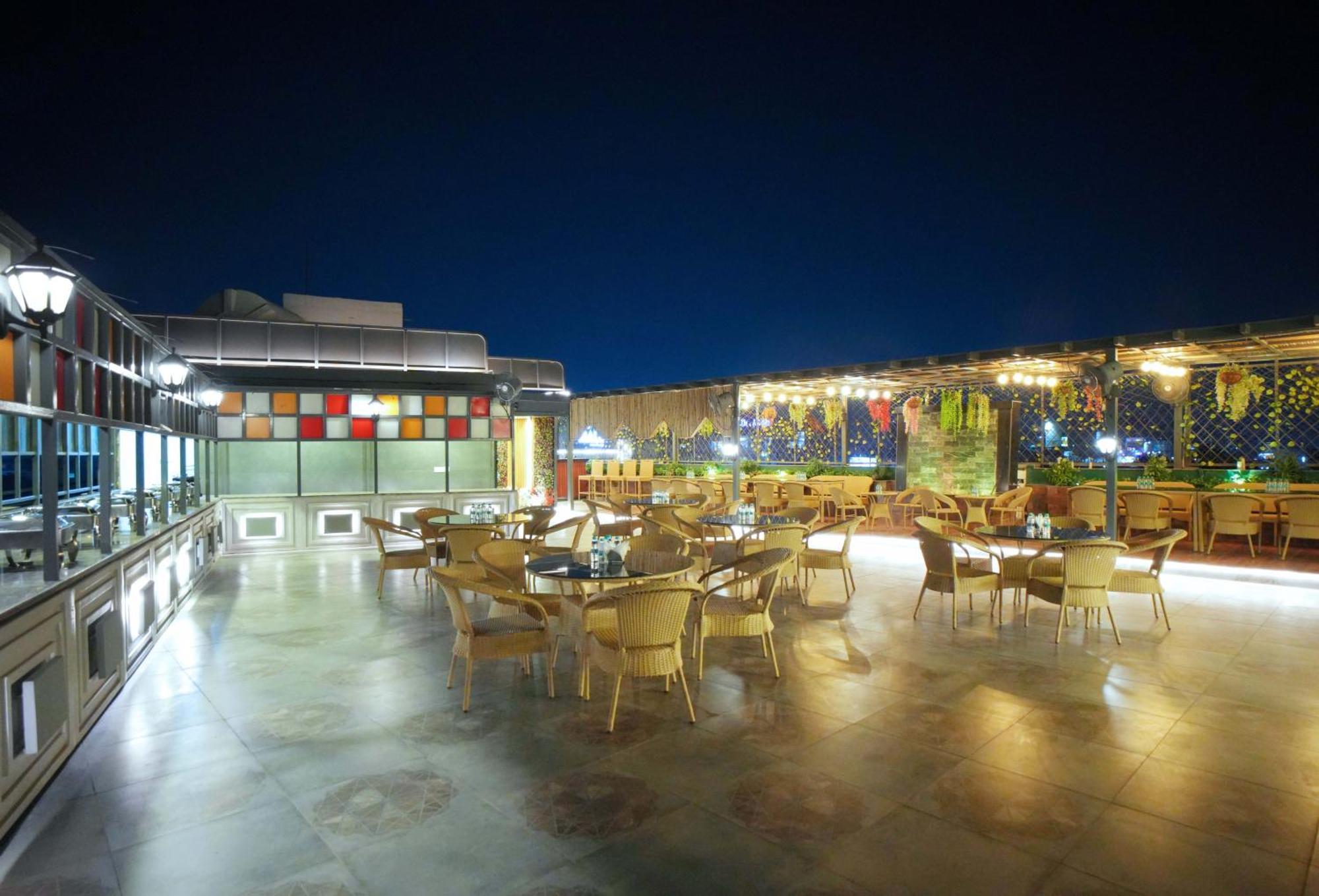 Hotel Haris Mg Road Gurugram Gurgaon Esterno foto