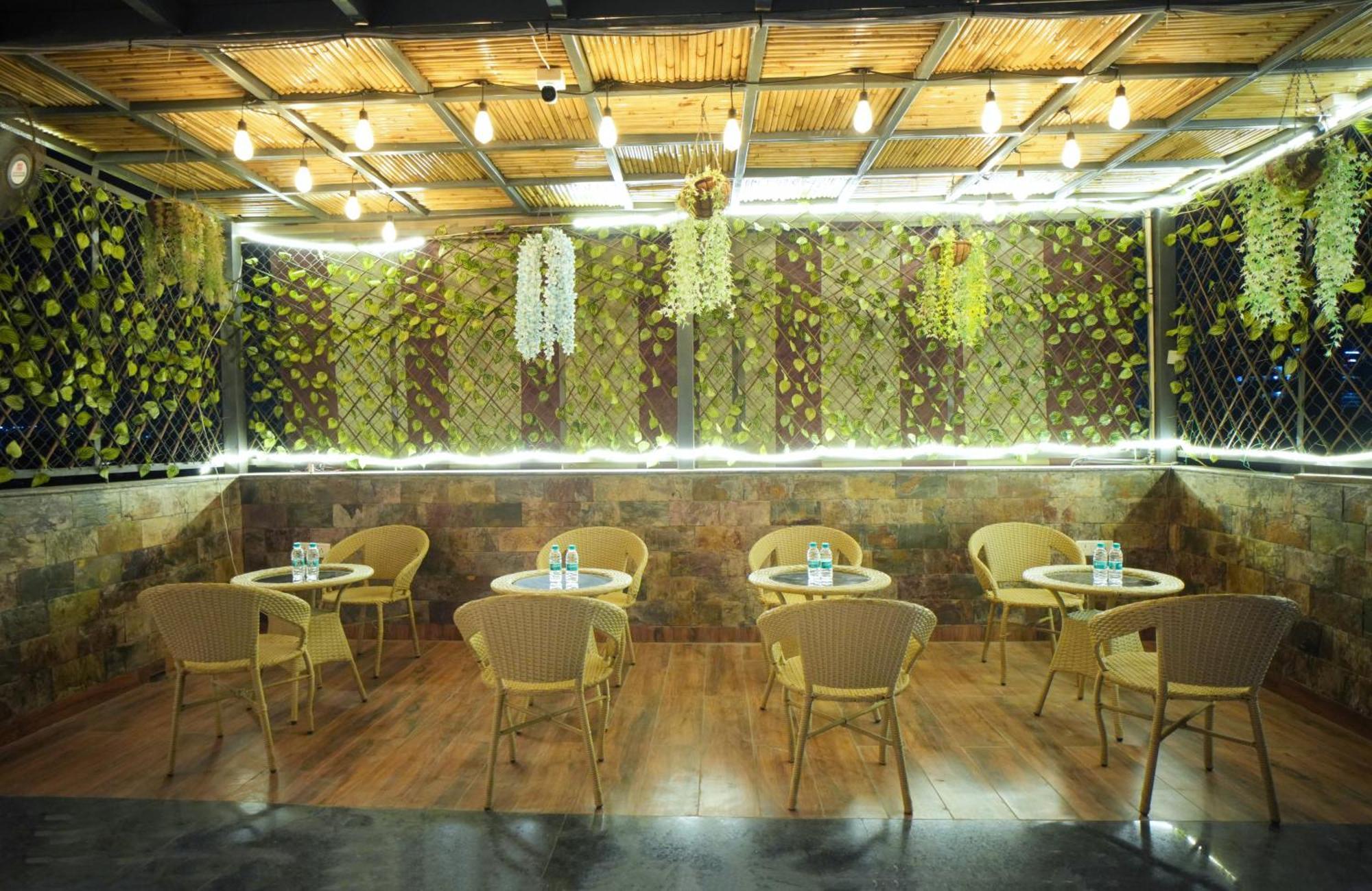 Hotel Haris Mg Road Gurugram Gurgaon Esterno foto