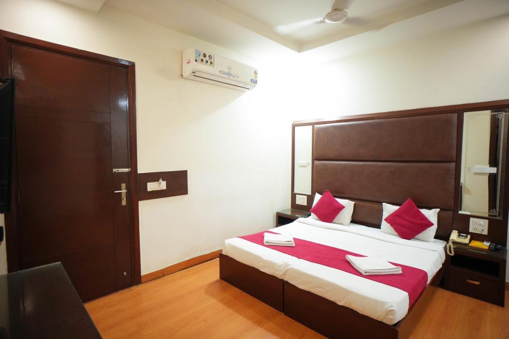 Hotel Haris Mg Road Gurugram Gurgaon Esterno foto